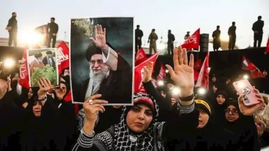 انتهاء مراسم تشييع جنازة خامنئي في قم ونقل الجثمان إلى العراق