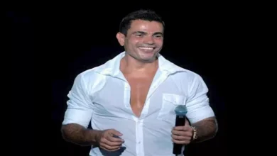 بمناسبة ألبومه الجديد: 20 صورة لعمرو دياب من المراهقة إلى النجومية