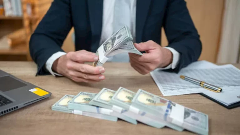 تحقيق قضائي في العراق حول اختفاء 140 مليار دولار من الأموال العامة