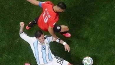 تدخل مثير على مرموش في استقبال لاعب الأرجنتين بعد المونديال 4 تدخل مثير على مرموش في استقبال لاعب الأرجنتين بعد المونديال