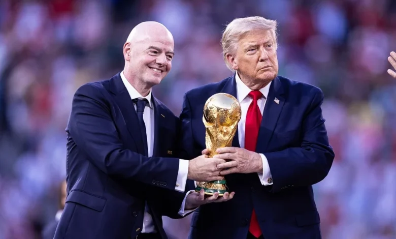 ترامب يرد على اقتراح إنفانتينو "بيع" كأس العالم لشركة أسسها شقيق صهره 1 ترامب يرد على اقتراح إنفانتينو "بيع" كأس العالم لشركة أسسها شقيق صهره