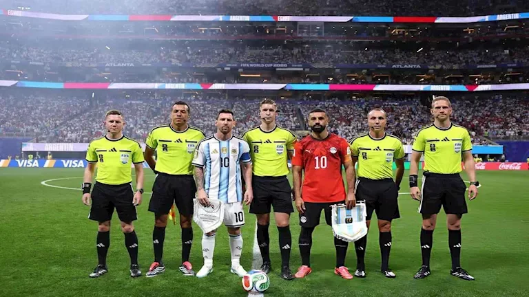 تفاعل عالمي مع خروج مصر من كأس العالم: آراء سياسيين ونجوم رياضة
