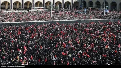 توافد عشرات الآلاف إلى طهران لمراسم جنازة خامنئي