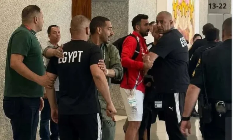 توتر مفاجئ داخل معسكر مصر قبيل دور الـ32 في كأس العالم بسبب طفل