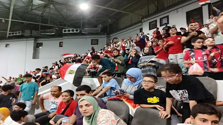 جماهير القليوبية تحتفل بهدف منتخب مصر الثاني في شباك الأرجنتين