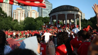 جماهير المغرب تتبنى تقليداً مكسيكياً "مزعجاً" مع لاعبي منتخب فرنسا - فيديو 3 جماهير المغرب تتبنى تقليداً مكسيكياً "مزعجاً" مع لاعبي منتخب فرنسا - فيديو