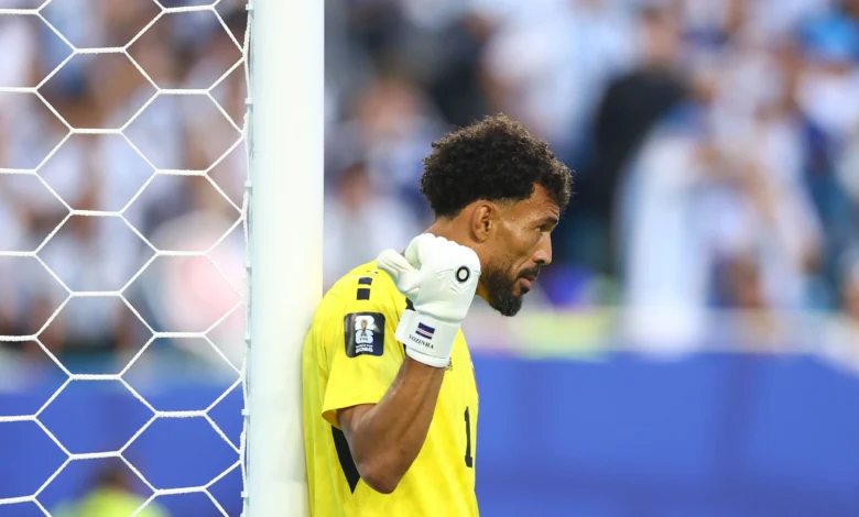 حارس الرأس الأخضر يكشف ما حدث مع ميسي بعد المباراة