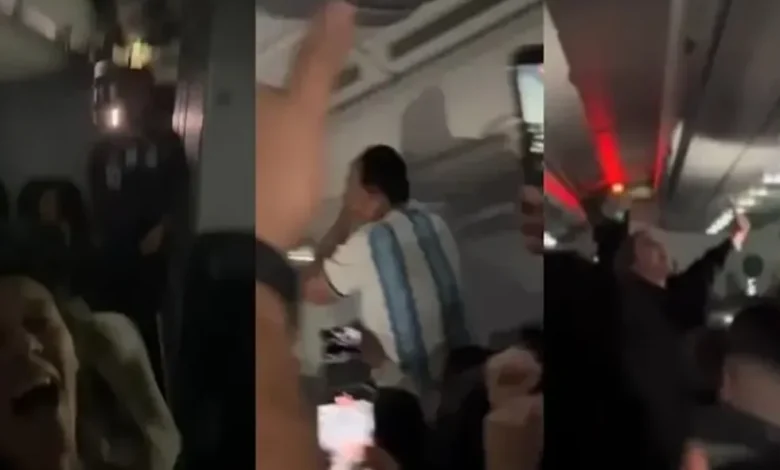 خدعة في السماء: طيار إسباني يخدع ركاباً أرجنتينيين بتتويج منتخبهم بكأس العالم