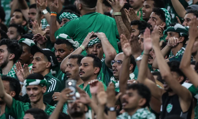 رئيس الأهلي السعودي يتنحى عن منصبه