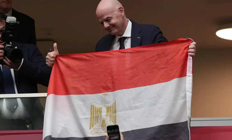 رئيس "الفيفا" يبعث برسالة إلى منتخب مصر عقب خروجه من كأس العالم