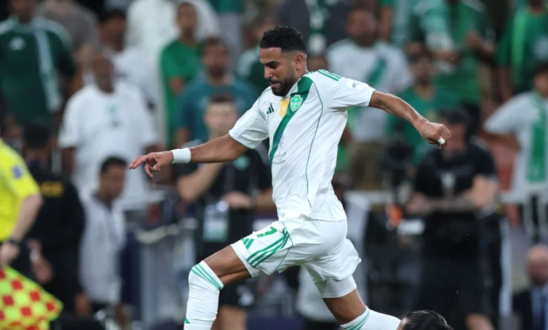 رحيل محرز عن الأهلي: الإدارة أم يايسله؟