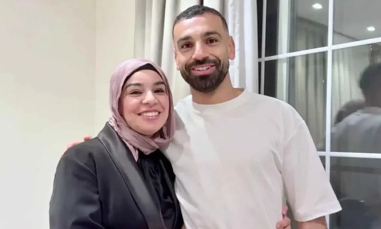 شقيقة محمد صلاح تتفاعل بشكل لافت عند تسجيله ركلة الترجيح (فيديو) 1 شقيقة محمد صلاح تتفاعل بشكل لافت عند تسجيله ركلة الترجيح (فيديو)