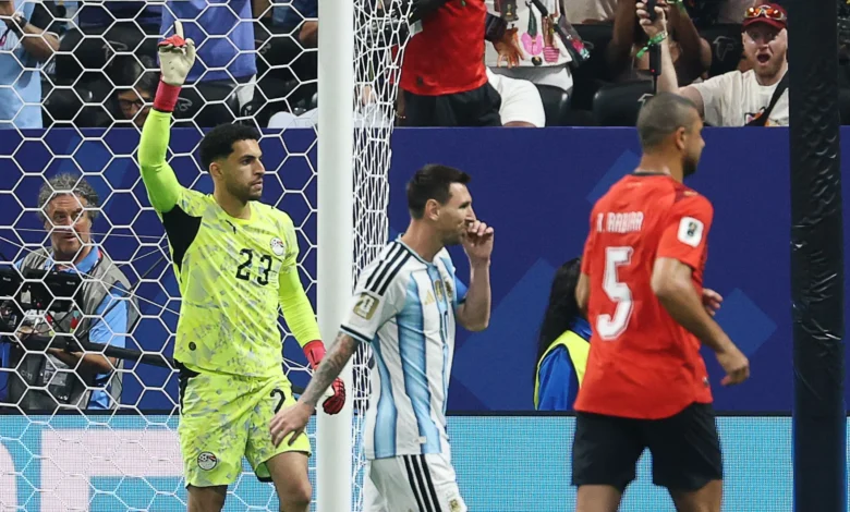 شوبير يكشف سر تصديه لركلة جزاء ميسي في فيديو حصري