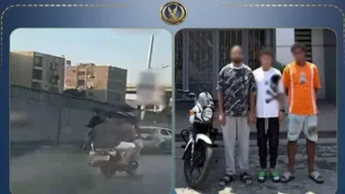 ضبط 3 أشخاص استعرضوا بدراجة نارية في القاهرة وعرضوا المارة للخطر