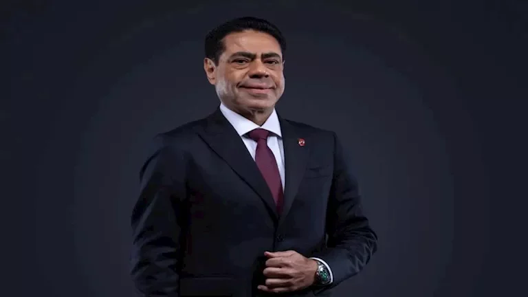 طارق قنديل يعلن وفاة والدته ويحدد موعد صلاة الجنازة