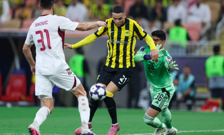 عائق يواجه انتقال النصيري إلى الدوري المغربي