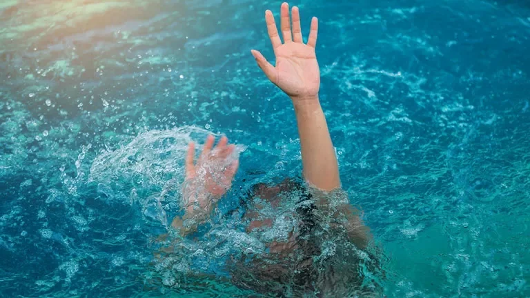 غرق منتج سينمائي في نادي وادي دجلة بأكتوبر وفتح تحقيق من قبل الشرطة