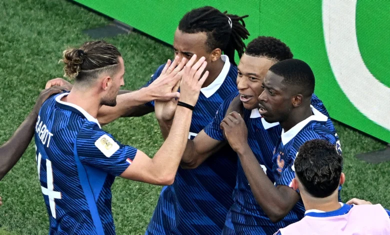 فرنسا تتجاوز باراجواي وتواجه تحدي المغرب في مباراة الثأر