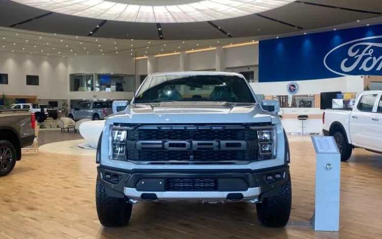 فورد حوض في السعودية.. مقارنة بين رينجر وF-150 النسخة رابتور بالمواصفات