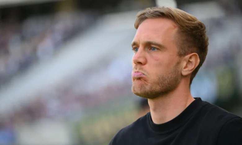 في قرار مفاجئ.. الاتحاد يتخلى عن ضم لاعب النصر والهلال السابق بناءً على توجيهات فيسينج 1 في قرار مفاجئ.. الاتحاد يتخلى عن ضم لاعب النصر والهلال السابق بناءً على توجيهات فيسينج