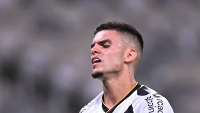 فيديو: عقوبة تاريخية قد تؤثر على كرة القدم.. إيقاف لاعب حتى يتعافى ضحيته