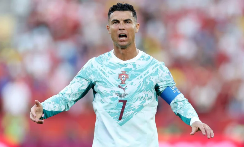 "فيديو: كريستيانو يوجه تحذيراً حاسماً لنجم البرتغال قبل مواجهة إسبانيا"
