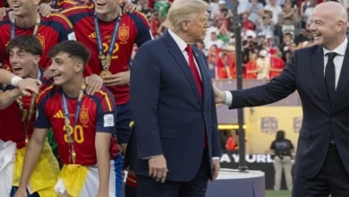 فيفا تستبعد ترامب من الصورة الرسمية لحظة تتويج إسبانيا بكأس العالم 2 فيفا تستبعد ترامب من الصورة الرسمية لحظة تتويج إسبانيا بكأس العالم