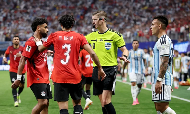 فيفا يرد على الاحتجاجات المصرية: نزاهة الحكام لا تقبل الشك