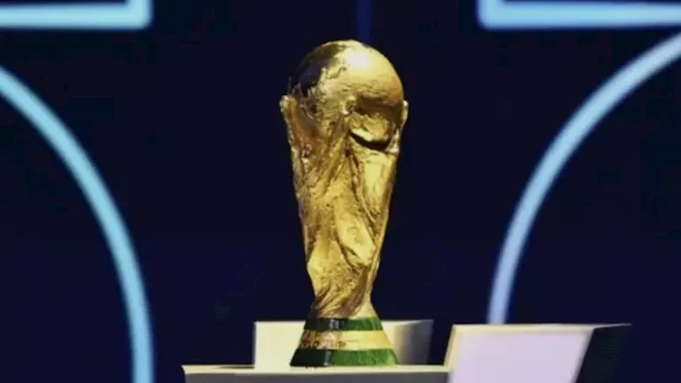 فيفا يمنح الاتحادات 53 يوماً لتحديد مصير بيع كأس العالم