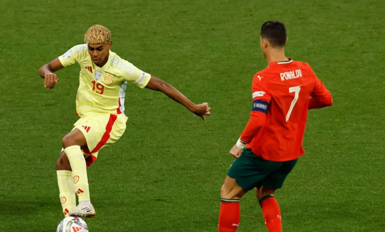 "فيفا يُكلف الحكم صاحب الواقعة المثيرة لإدارة قمة البرتغال وإسبانيا في يورو 2024"