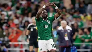 كينيونيس لاعب منتخب المكسيك يحقق رقماً تاريخياً في كأس العالم 4 كينيونيس لاعب منتخب المكسيك يحقق رقماً تاريخياً في كأس العالم