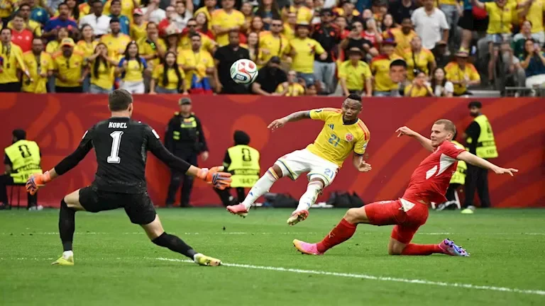 لاعب كولومبي يتلقى تهديدات بالقتل بسبب كأس العالم بعد 30 عاماً من مأساة إسكوبار