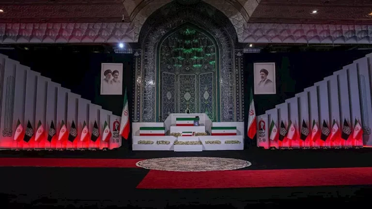 مراسم وداع المرشد الإيراني السابق علي خامنئي: بث مباشر من طهران