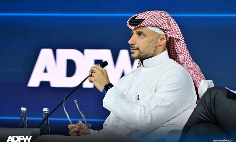 مليونان ونصف المليون مشاهد للضحكة: الأمير خالد بن الوليد يعلق على أزمة تغريدة "الضحكة"