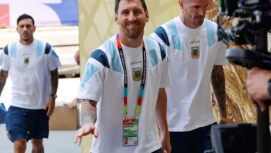 ميسي يعود إلى الأرجنتين عقب الهزيمة أمام إسبانيا في نهائي كأس العالم 2 ميسي يعود إلى الأرجنتين عقب الهزيمة أمام إسبانيا في نهائي كأس العالم