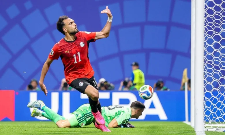 نجم منتخب مصر يكسر حاجز الصمت ويكشف عن معاناة صادمة قبل الشهرة