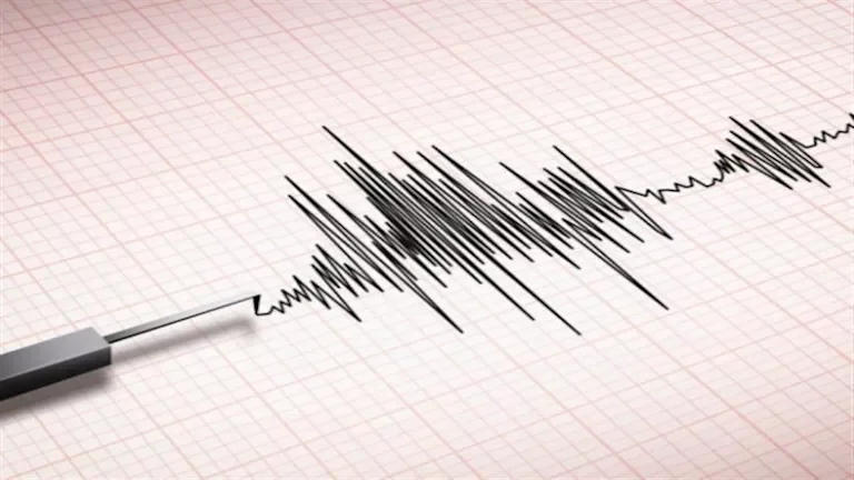هزة أرضية بقوة 3.7 درجات تضرب مدينة بندر عباس الإيرانية 1 هزة أرضية بقوة 3.7 درجات تضرب مدينة بندر عباس الإيرانية