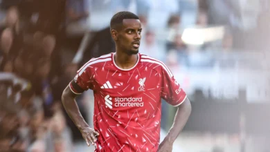 أسطورة ليفربول ينتقد إيزاك: لم يتبقى لديك أي أعذار 3 أسطورة ليفربول ينتقد إيزاك: لم يتبقى لديك أي أعذار