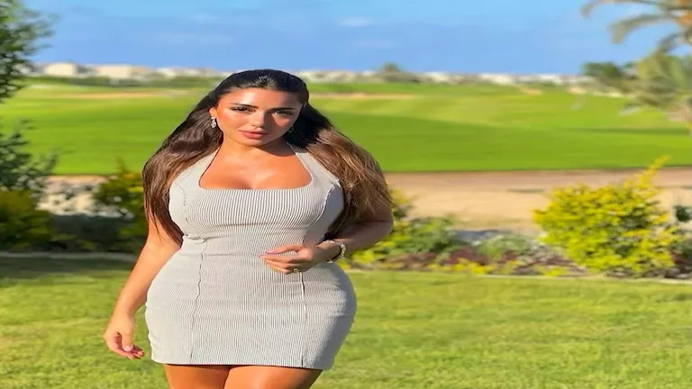 إطلالة سارة سلامة المميزة في أحدث ظهور لها: تفاصيل التنسيق الأنيق 1 إطلالة سارة سلامة المميزة في أحدث ظهور لها: تفاصيل التنسيق الأنيق
