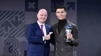 إنفانتينو يتحدث مع كريستيانو رونالدو قبل هدفه الألف