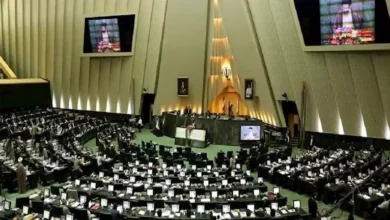 إيران تؤكد: لن نستسلم للحصار الأمريكي وسنحمي مصالحنا بقوة