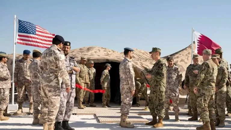 إيران تضرب مركز إمداد في البحرين.. أزمة لوجستية تواجه الجنود الأمريكيين