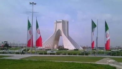 إيران تعلن قصف قواعد أمريكية في الأردن لدعم الهجوم على جزيرة لارك 5 إيران تعلن قصف قواعد أمريكية في الأردن لدعم الهجوم على جزيرة لارك