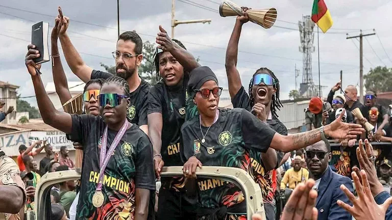 استقبال حافل للاعبات الكاميرون بعد تتويجهن بأمم أفريقيا