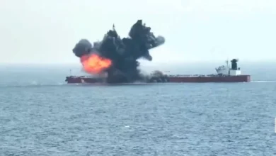 استهداف ناقلة نفط بمقذوف مجهول في مضيق هرمز قبالة سواحل عمان
