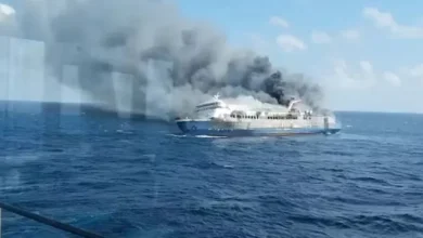 اشتعال النيران في عبّارة إندونيسية: 5 قتلى و41 مفقودًا في حادث بحري 5 اشتعال النيران في عبّارة إندونيسية: 5 قتلى و41 مفقودًا في حادث بحري
