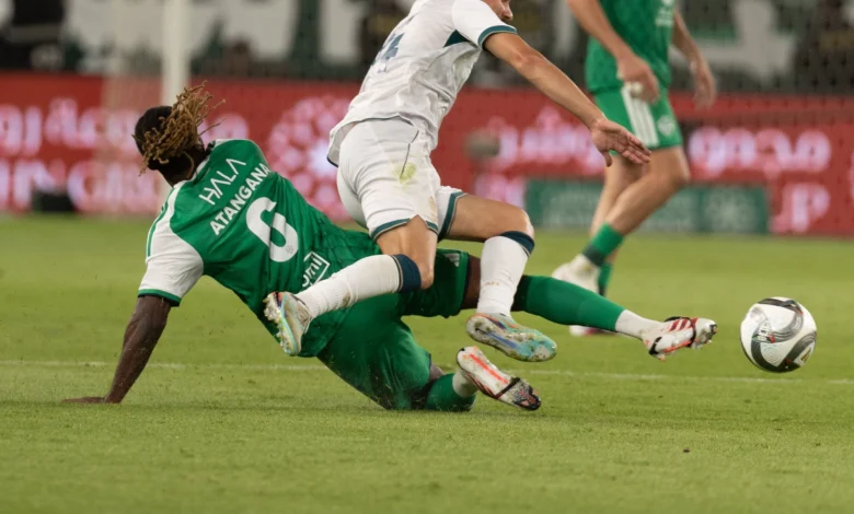 الأهلي يحقق انتصاراً صعباً في انطلاق دوري روشن أمام الدرعية