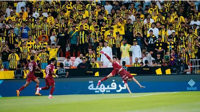 الاتحاد يخسر أمام الخلود في بداية مشواره بدوري روشن السعودي
