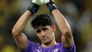 "الخليج يحتسب ركلة جزاء مثيرة للجدل.. والهلال ينجو بفضل تألق بونو"