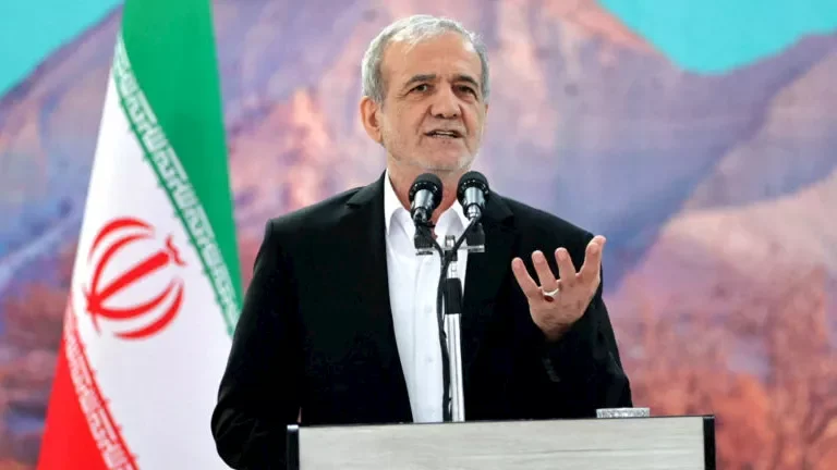 الرئيس الإيراني: مذكرة التفاهم مع أمريكا ستحدد مستقبل علاقاتنا الخارجية